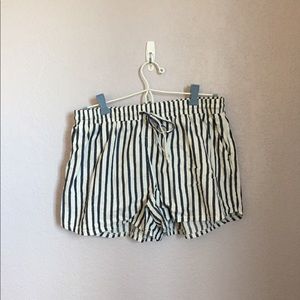 Striped linen shorts